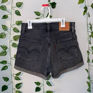 Levi UO charcoal grey jean short